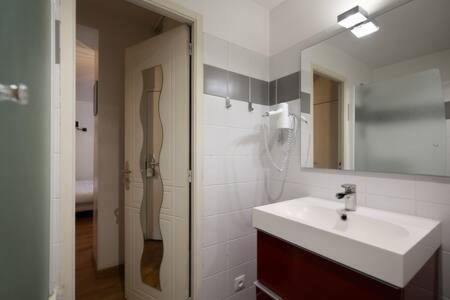 302 - Sejournez Dans Un Studio De Charme A Paris 5 - Flat-Guest ภายนอก รูปภาพ