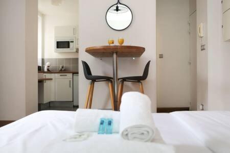 302 - Sejournez Dans Un Studio De Charme A Paris 5 - Flat-Guest ภายนอก รูปภาพ